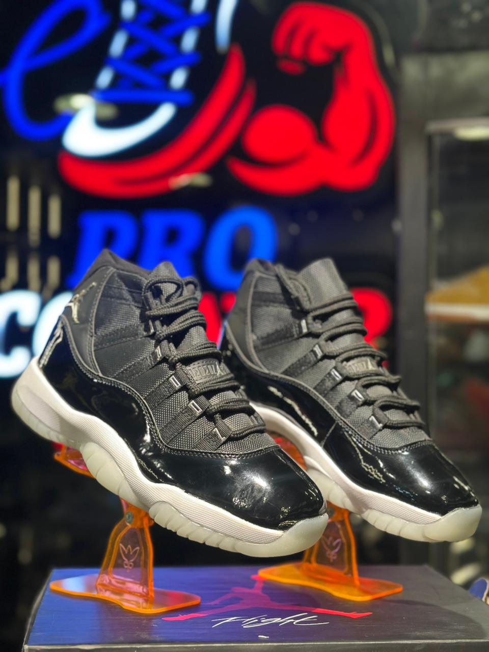 Jordan 11 N Black White